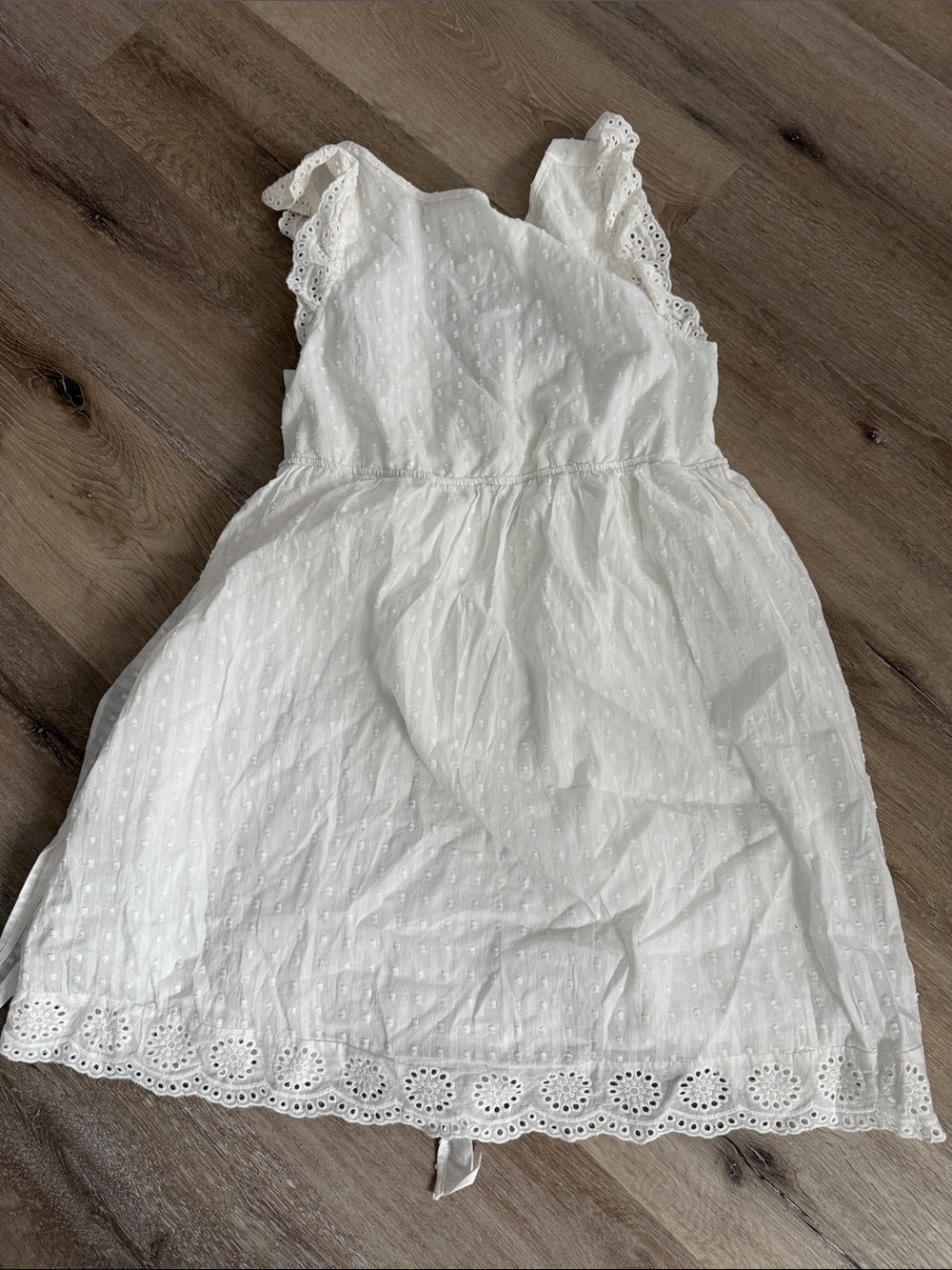SHEIN White Eyelet Lace Flutter Sleeve Dress